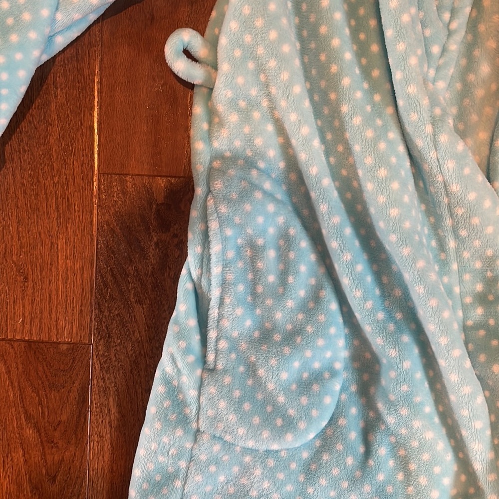 Hannah Soft Blue and White Robe - Picture 2 of 2